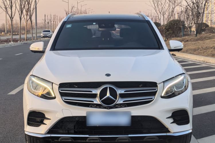 Used Mercedes-Benz GLC 2017 GLC 260 4MATIC Luxury Model Exterior 1