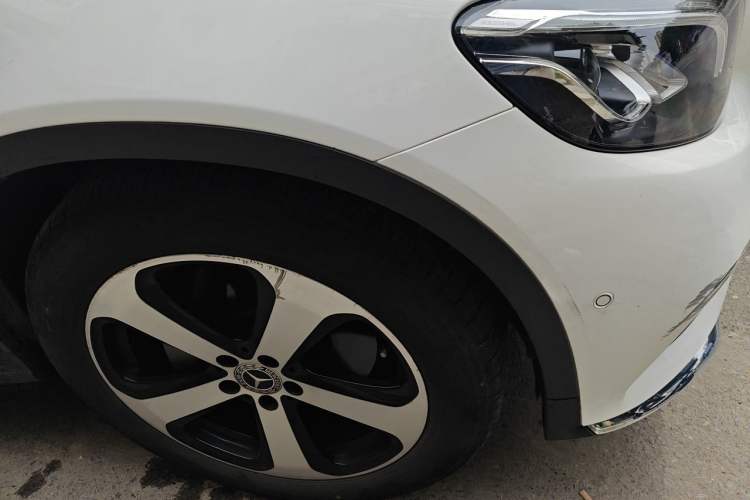 Used Mercedes-Benz GLC 2017 GLC 260 4MATIC Luxury Model Exterior 1