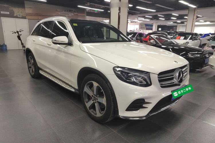 Used Mercedes-Benz GLC 2017 GLC 260 4MATIC Luxury Model Exterior 1