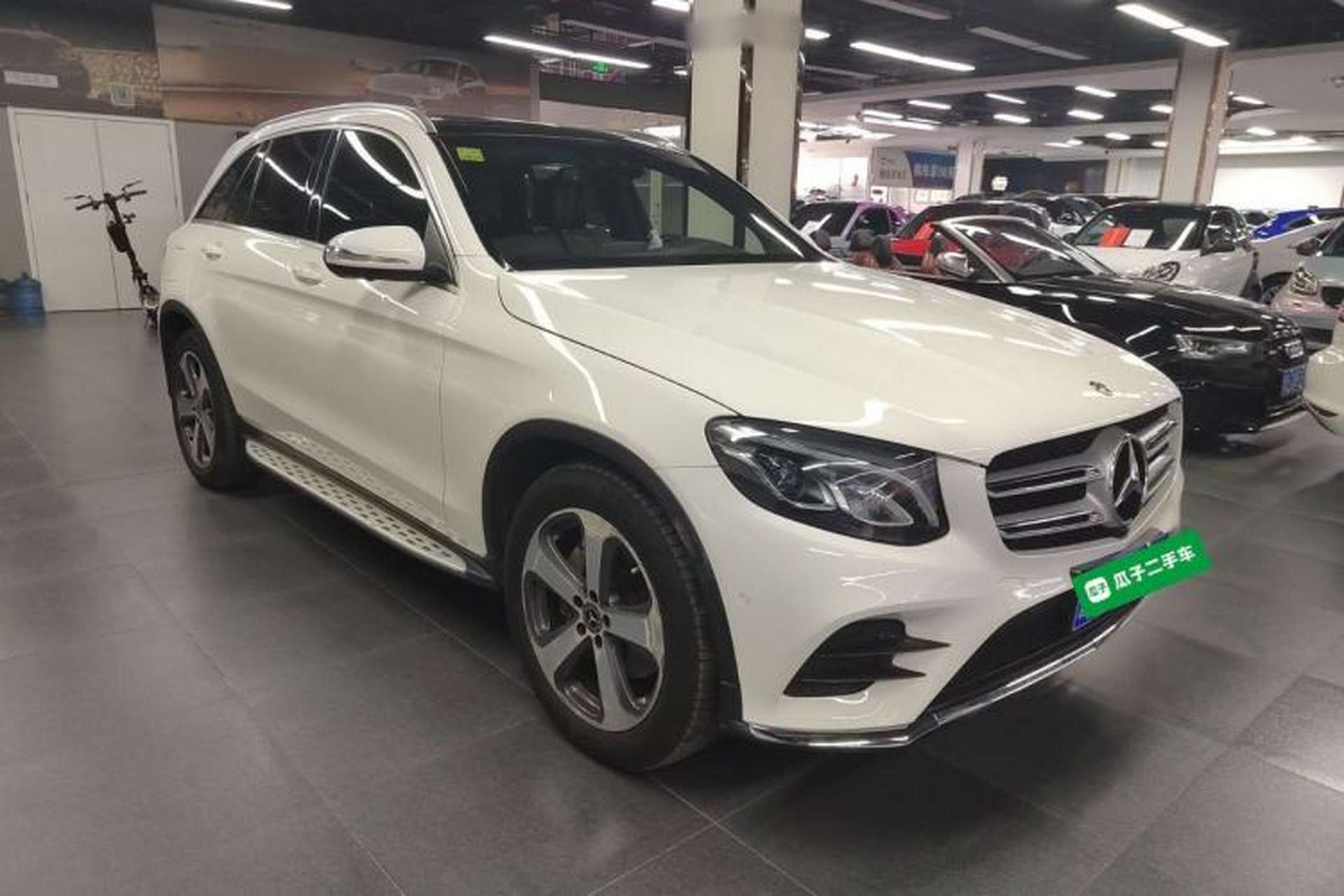 Used Mercedes-Benz GLC 2017 GLC 260 4MATIC Luxury Model Exterior 1