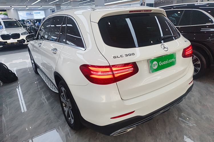 Used Mercedes-Benz GLC 2017 GLC 300 4MATIC Sport Edition Exterior 2