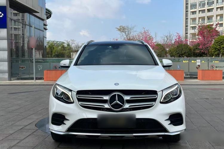 Used Mercedes-Benz GLC 2017 GLC 260 4MATIC Luxury Model Exterior 2
