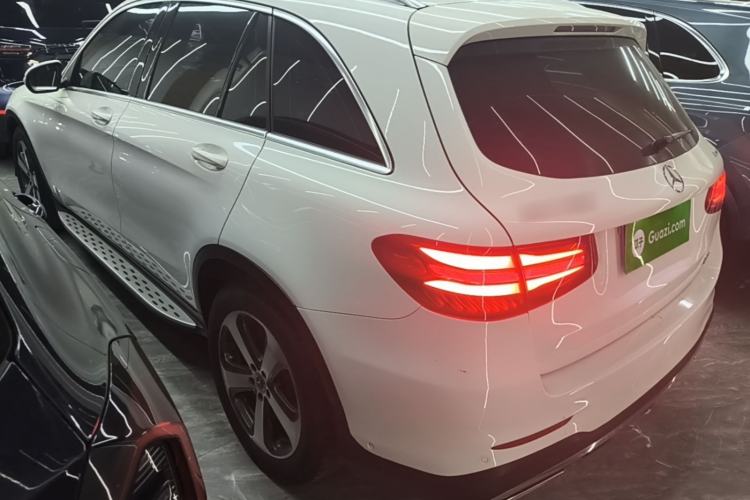 Used Mercedes-Benz GLC 2017 GLC 300 4MATIC Sport Edition Exterior 2