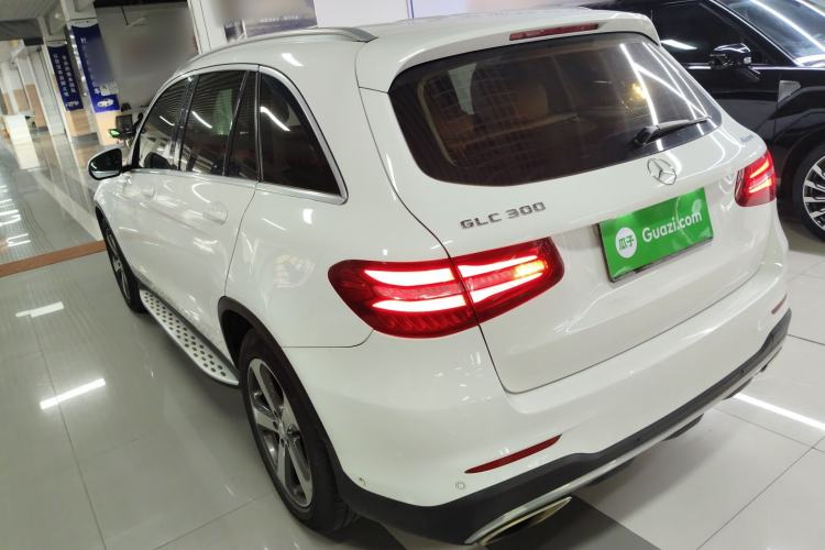 Used Mercedes-Benz GLC 2017 GLC 300 4MATIC Sport Edition Exterior 2