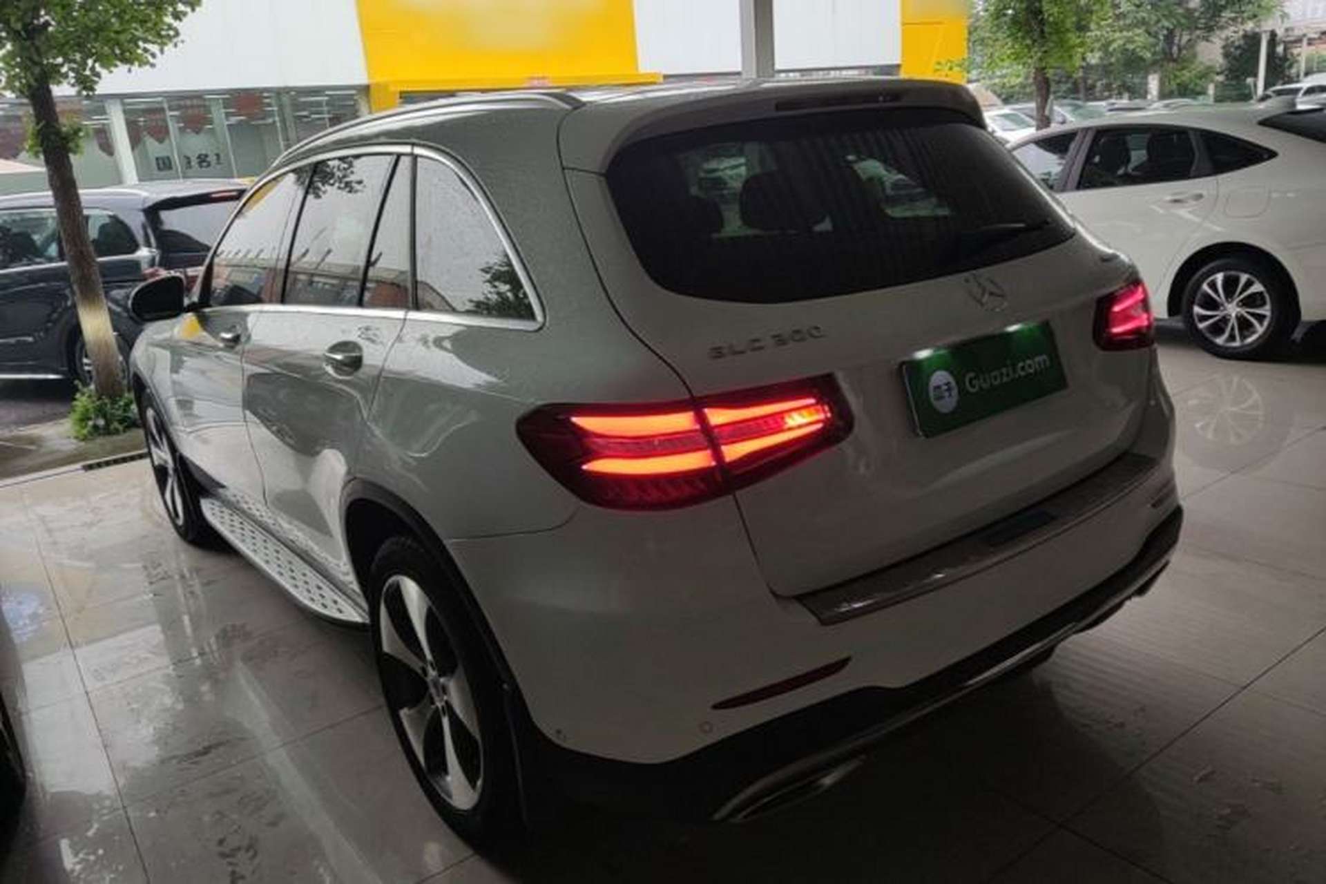 Used Mercedes-Benz GLC 2017 GLC 300 4MATIC Luxury Model Exterior 2