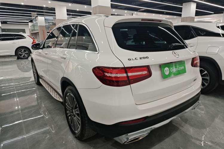 Used Mercedes-Benz GLC 2017 GLC 200 4MATIC Exterior 2