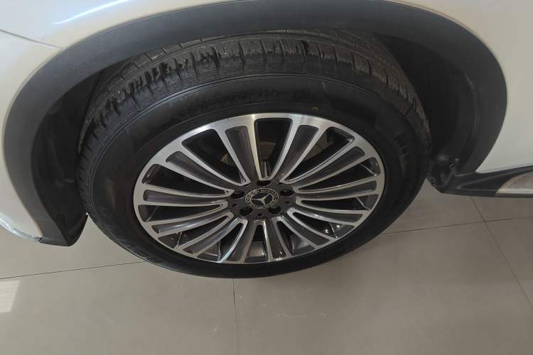 Used Mercedes-Benz GLC 2017 GLC 260 4MATIC Dynamic Edition Exterior 2