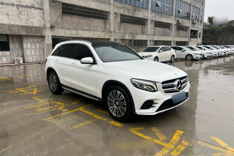 Used Mercedes-Benz GLC 2017 GLC 260 4MATIC Dynamic Edition Exterior 2