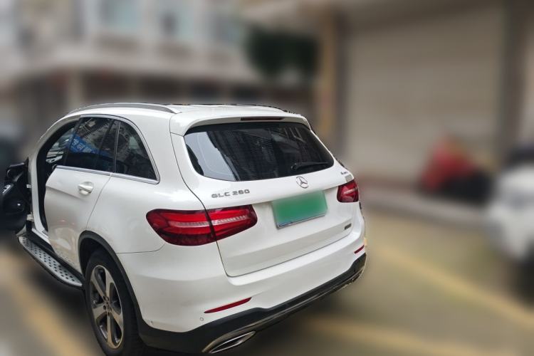 Used Mercedes-Benz GLC 2017 GLC 260 4MATIC Luxury Model Exterior 2