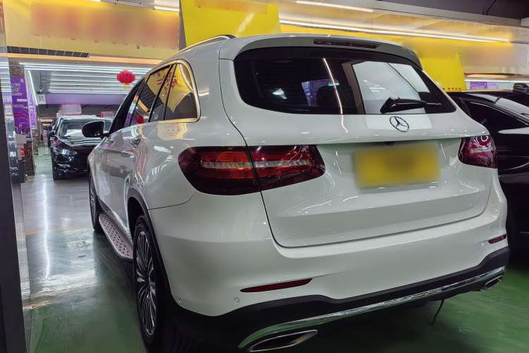 Used Mercedes-Benz GLC 2017 GLC 260 4MATIC Dynamic Edition Exterior 2