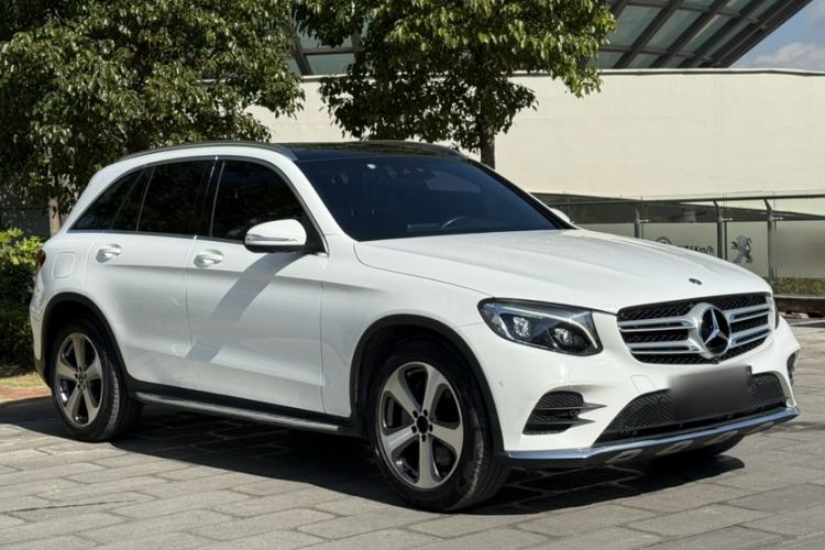 Used Mercedes-Benz GLC 2017 GLC 300 4MATIC Sport Edition Exterior 2