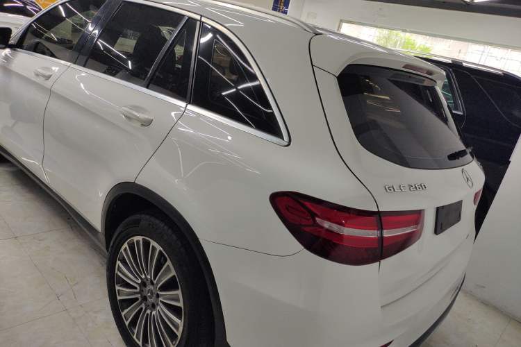 Used Mercedes-Benz GLC 2017 GLC 260 4MATIC Dynamic Edition Exterior 2