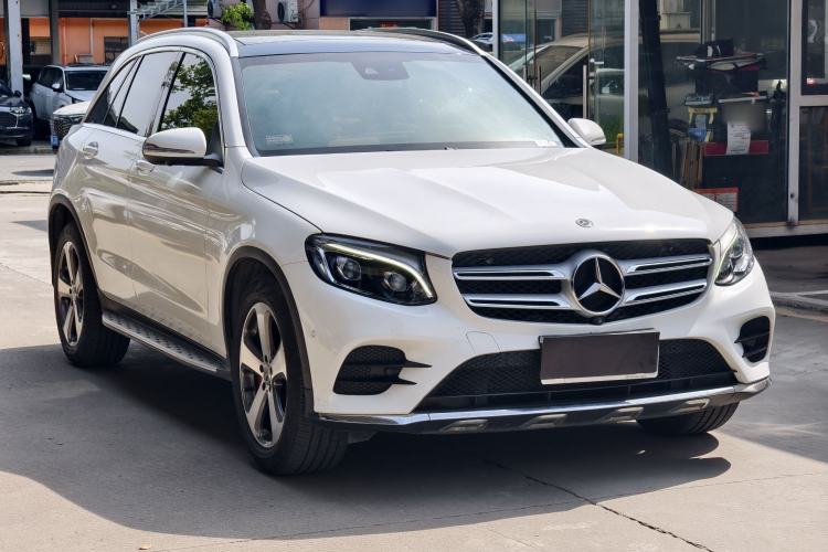 Used Mercedes-Benz GLC 2017 GLC 300 4MATIC Sport Edition Exterior 2