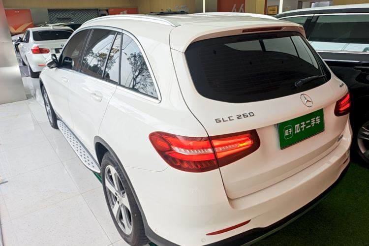 Used Mercedes-Benz GLC 2017 GLC 260 4MATIC Luxury Model Exterior 2