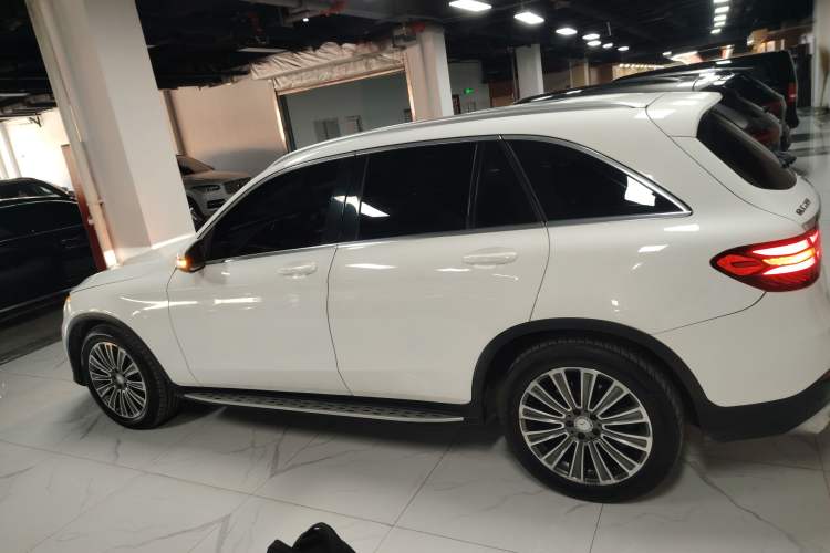 Used Mercedes-Benz GLC 2017 GLC 200 4MATIC Exterior 3