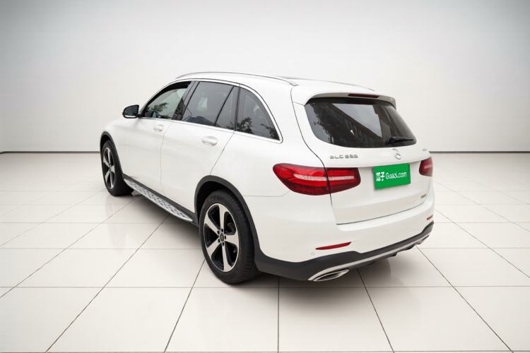 Used Mercedes-Benz GLC 2017 GLC 260 4MATIC Luxury Model Exterior 3