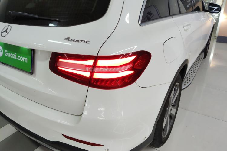 Used Mercedes-Benz GLC 2017 GLC 300 4MATIC Sport Edition Exterior 3