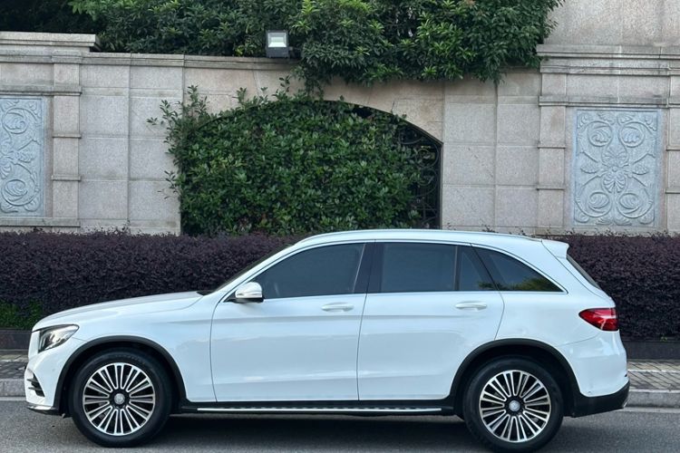 Used Mercedes-Benz GLC 2017 GLC 260 4MATIC Dynamic Edition Exterior 3