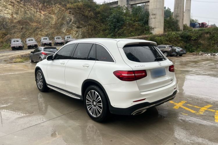 Used Mercedes-Benz GLC 2017 GLC 260 4MATIC Dynamic Edition Exterior 3