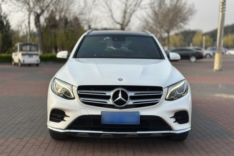 Used Mercedes-Benz GLC 2017 GLC 260 4MATIC Luxury Model Exterior 3