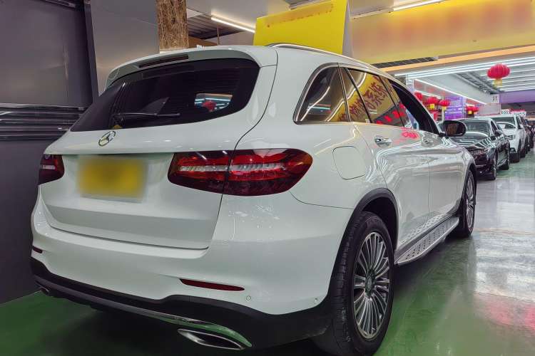 Used Mercedes-Benz GLC 2017 GLC 260 4MATIC Dynamic Edition Exterior 3