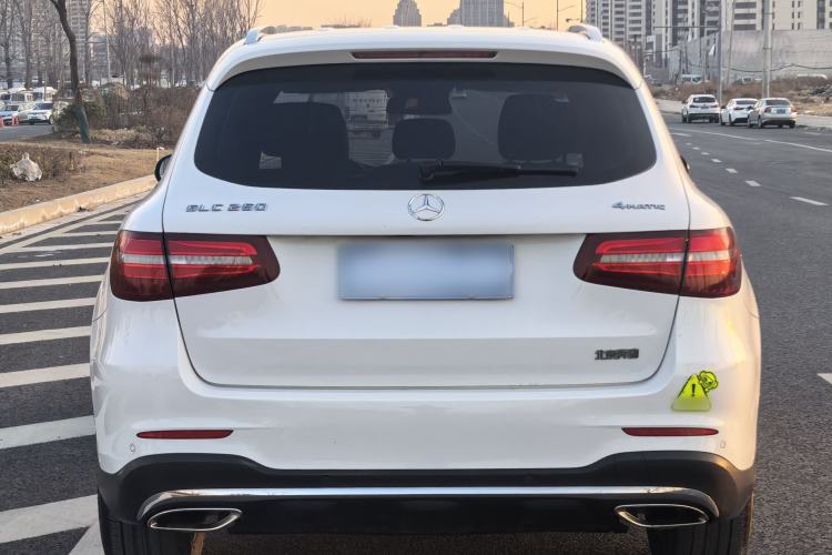 Used Mercedes-Benz GLC 2017 GLC 260 4MATIC Luxury Model Exterior 4