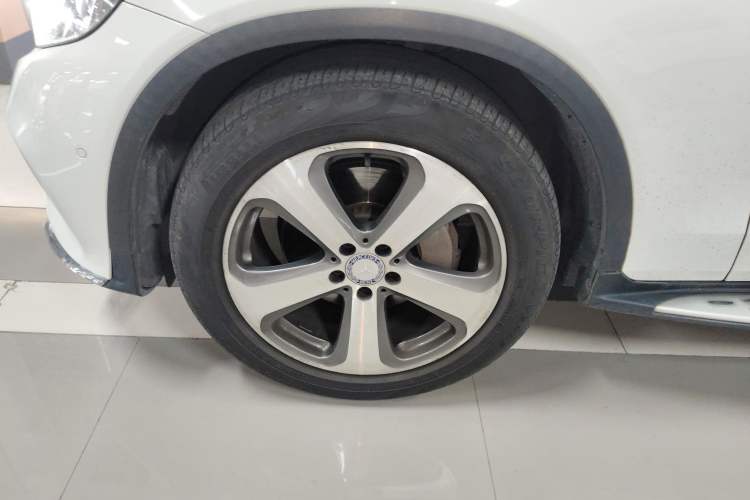 Used Mercedes-Benz GLC 2017 GLC 300 4MATIC Sport Edition Exterior 4