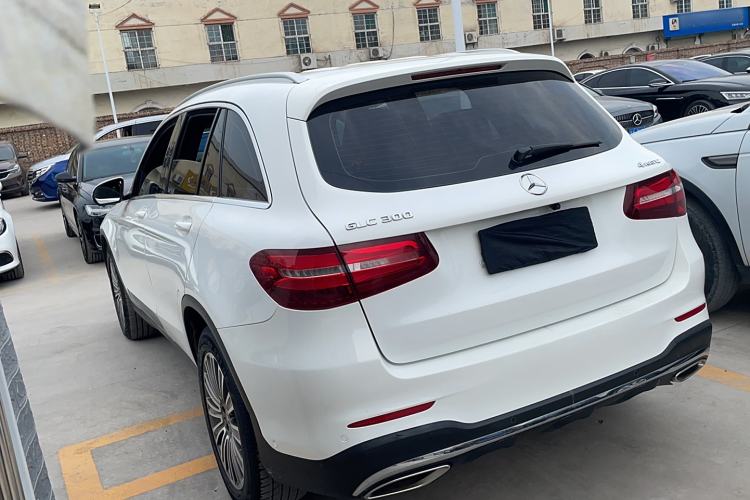 Used Mercedes-Benz GLC 2017 GLC 260 4MATIC Dynamic Edition Exterior 4