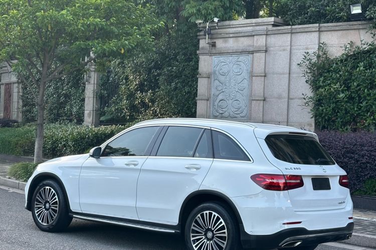Used Mercedes-Benz GLC 2017 GLC 260 4MATIC Dynamic Edition Exterior 4