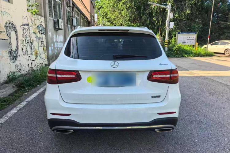 Used Mercedes-Benz GLC 2017 GLC 260 4MATIC Luxury Model Exterior 4