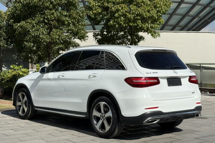 Used Mercedes-Benz GLC 2017 GLC 300 4MATIC Sport Edition Exterior 4