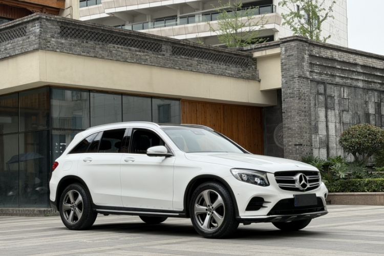 Used Mercedes-Benz GLC 2017 GLC 300 4MATIC Sport Edition Exterior 5