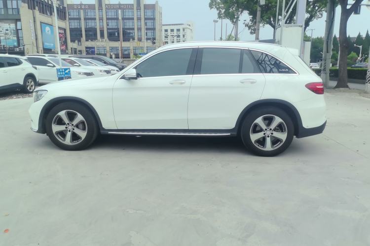 Used Mercedes-Benz GLC 2017 GLC 300 4MATIC Sport Edition Exterior 5
