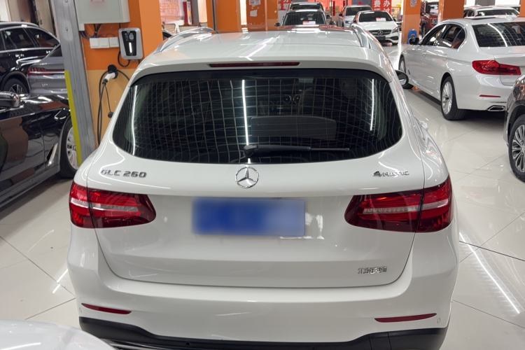 Used Mercedes-Benz GLC 2017 GLC 260 4MATIC Luxury Model Exterior 5