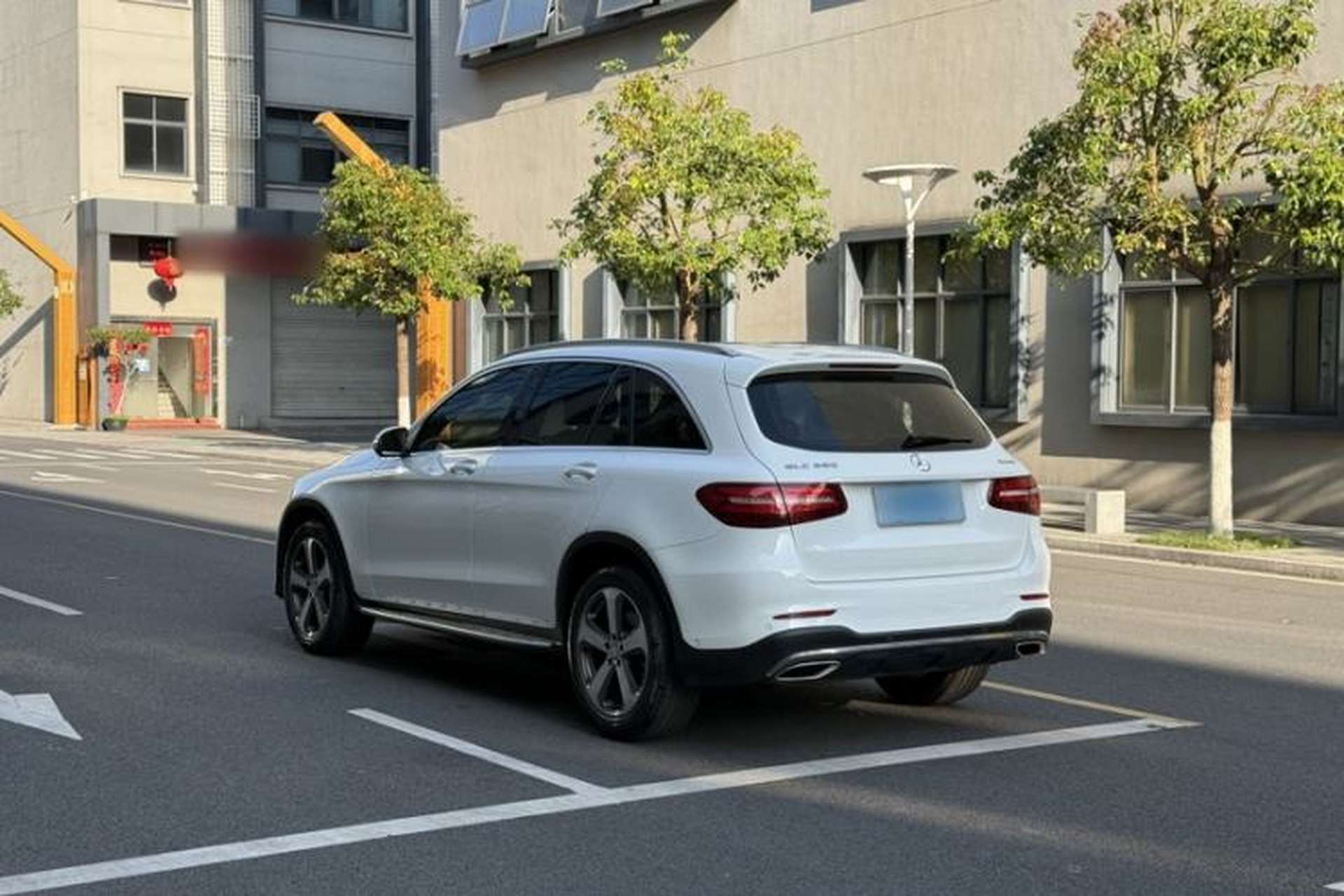 Used Mercedes-Benz GLC 2017 GLC 260 4MATIC Luxury Model Exterior 5