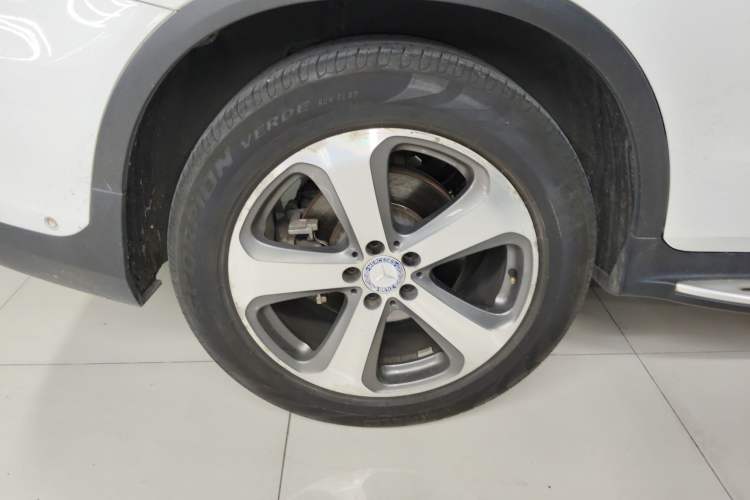 Used Mercedes-Benz GLC 2017 GLC 300 4MATIC Sport Edition Exterior 5