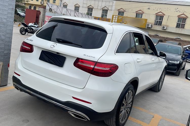 Used Mercedes-Benz GLC 2017 GLC 260 4MATIC Dynamic Edition Exterior 5