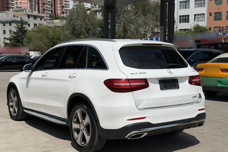 Used Mercedes-Benz GLC 2017 GLC 260 4MATIC Luxury Model Exterior 5