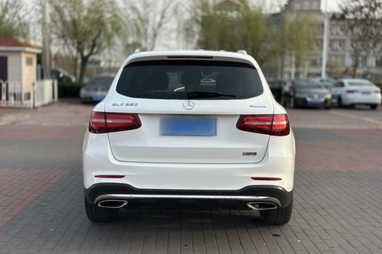 Used Mercedes-Benz GLC 2017 GLC 260 4MATIC Luxury Model Exterior 5
