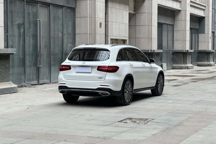 Used Mercedes-Benz GLC 2017 GLC 260 4MATIC Dynamic Edition Exterior 5