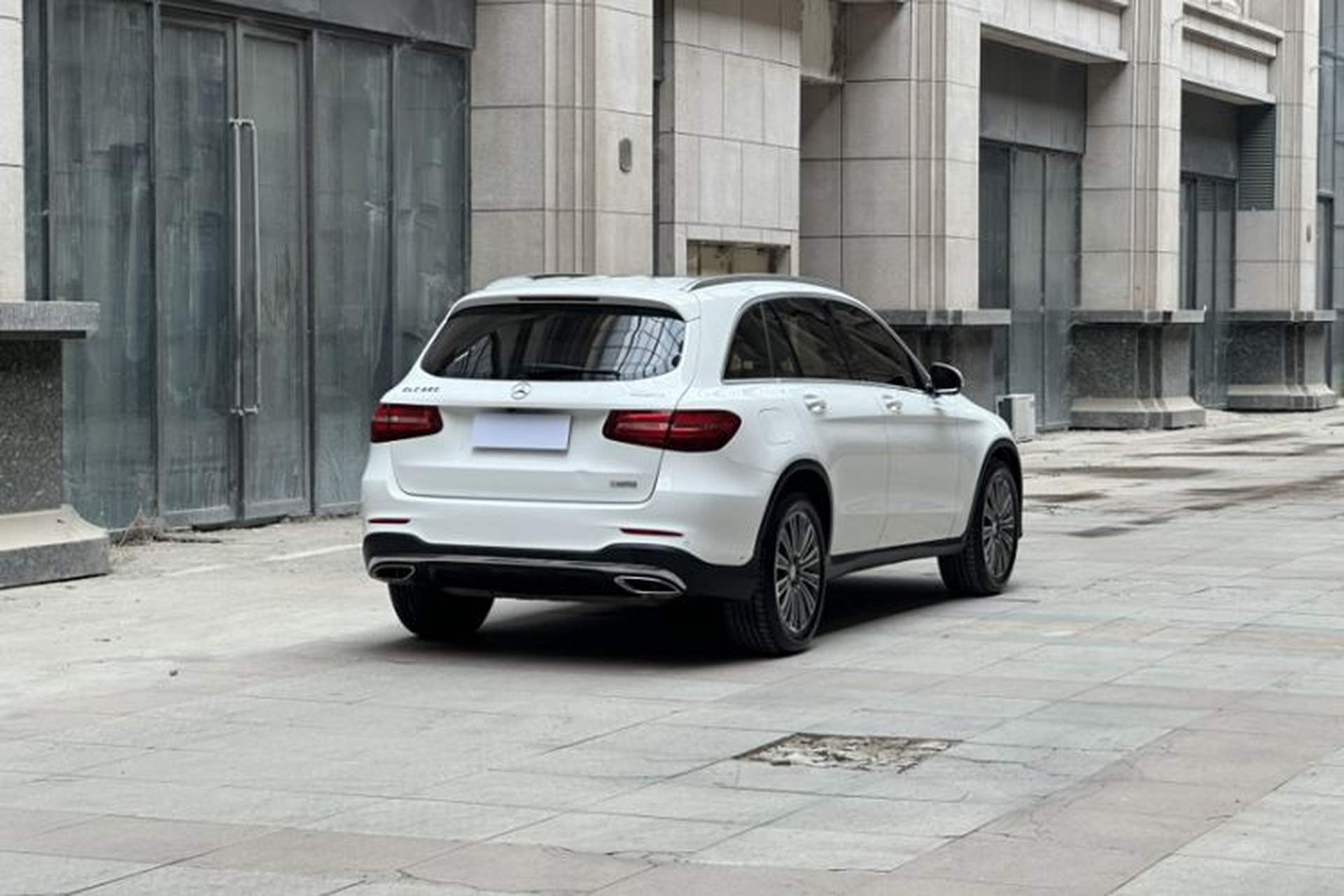 Used Mercedes-Benz GLC 2017 GLC 260 4MATIC Dynamic Edition Exterior 5