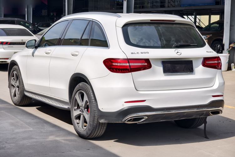 Used Mercedes-Benz GLC 2017 GLC 300 4MATIC Sport Edition Exterior 5