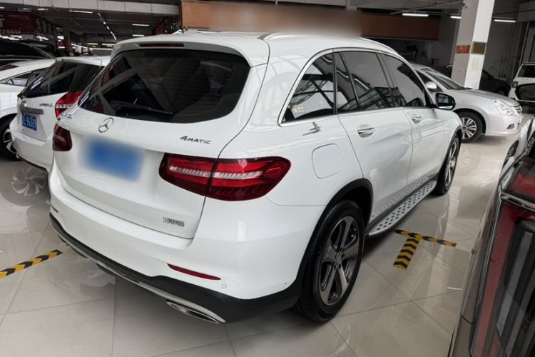 Used Mercedes-Benz GLC 2017 GLC 260 4MATIC Luxury Model Exterior 6