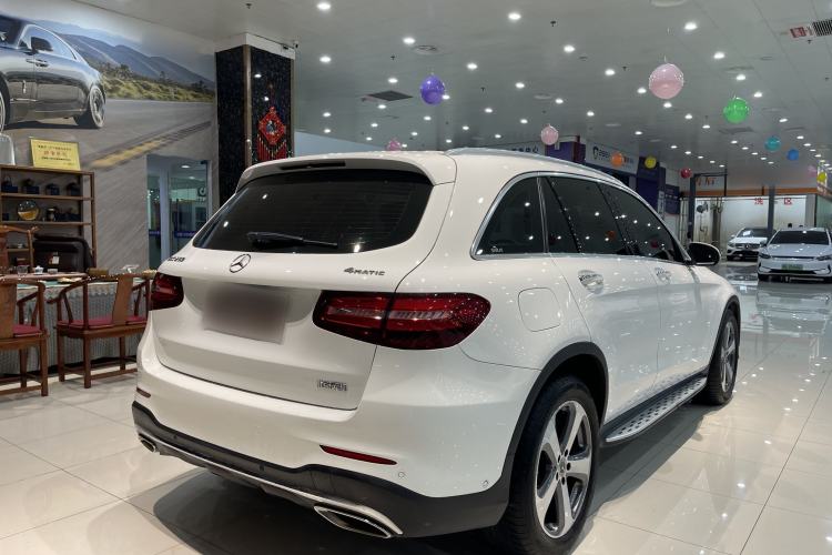 Used Mercedes-Benz GLC 2017 GLC 260 4MATIC Luxury Model Exterior 6