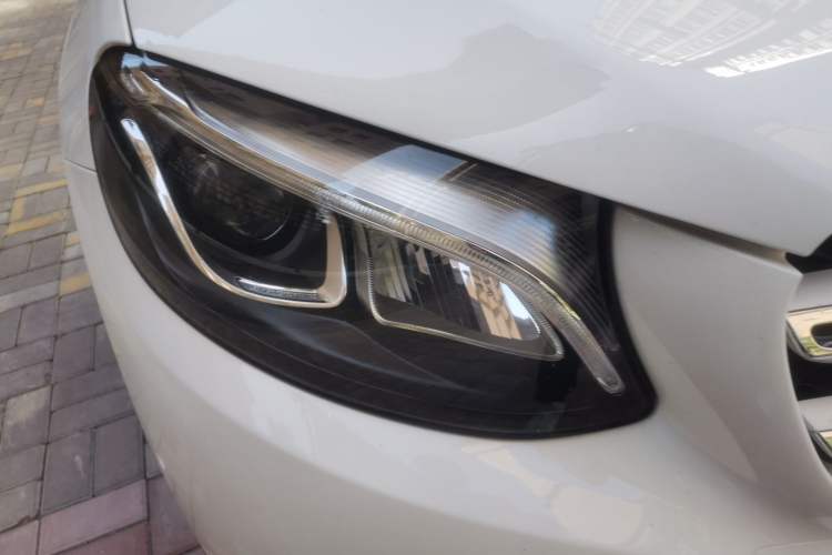 Used Mercedes-Benz GLC 2017 GLC 200 4MATIC Exterior 6