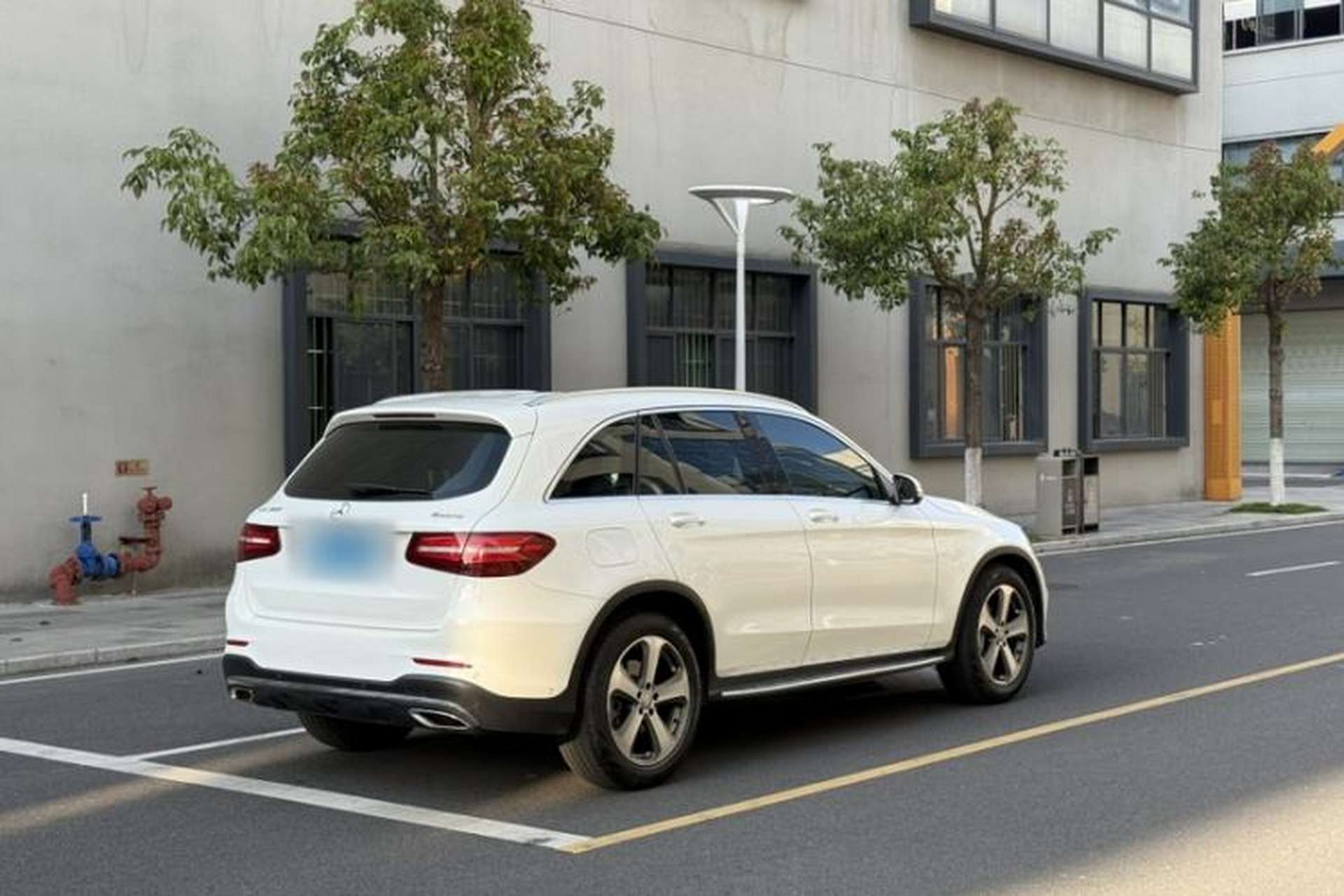 Used Mercedes-Benz GLC 2017 GLC 260 4MATIC Luxury Model Exterior 6
