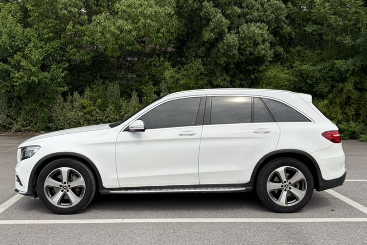 Used Mercedes-Benz GLC 2017 GLC 300 4MATIC Sport Edition Exterior 6