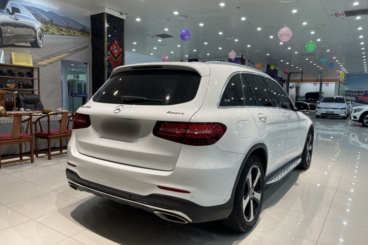 Used Mercedes-Benz GLC 2017 GLC 260 4MATIC Luxury Model Exterior 6
