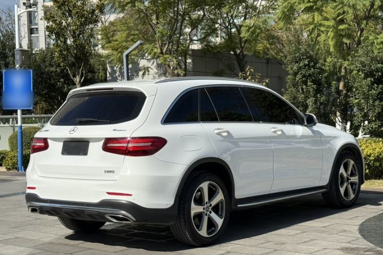 Used Mercedes-Benz GLC 2017 GLC 300 4MATIC Sport Edition Exterior 6