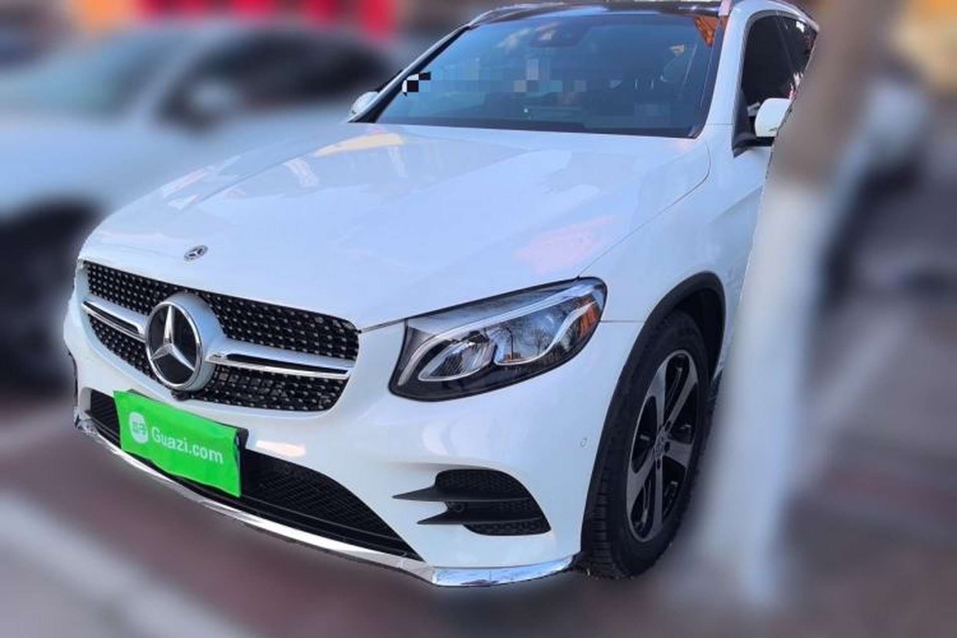 Used Mercedes-Benz GLC 2017 GLC 260 4MATIC Luxury Model Front Left 45 Deg